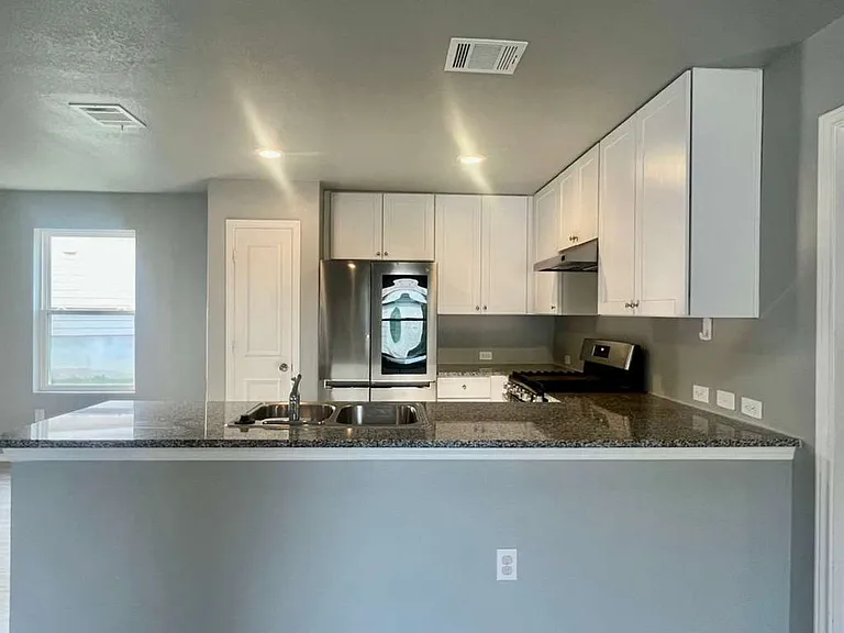 10239 Robbins Crk — Photo 7