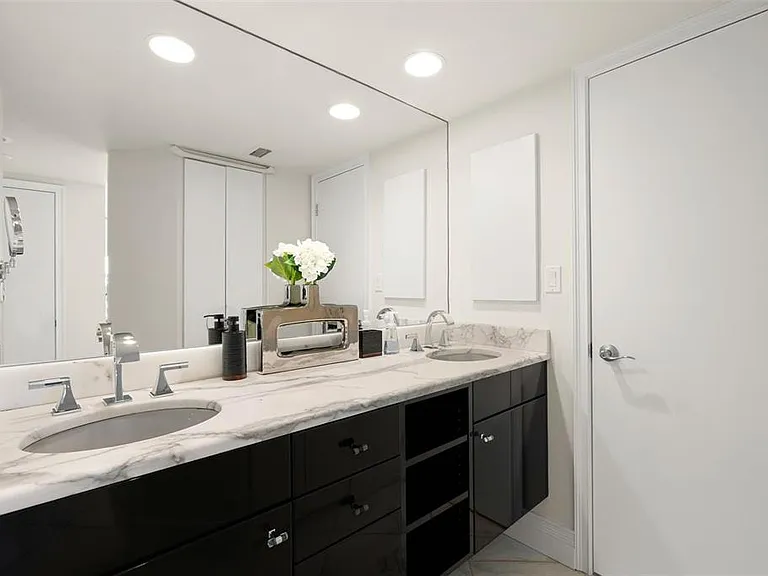 1750 Benjamin Franklin Dr #8D — Photo 27