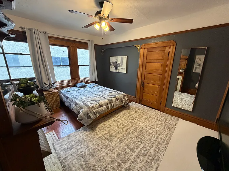 826 S Burlington Ave #11 — Photo 7