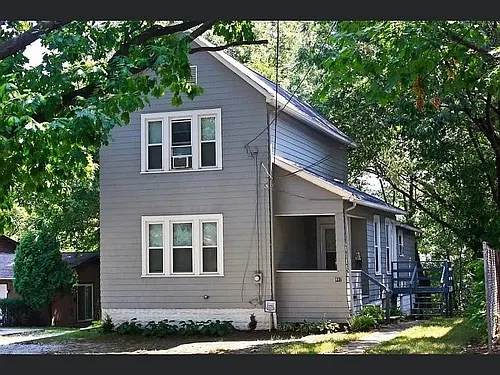 492 Crouse St Photo 1