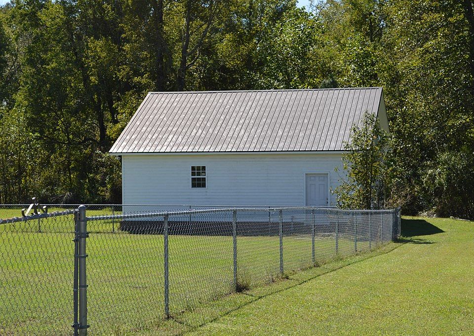 2nd image of 209 Edgebrook Dr