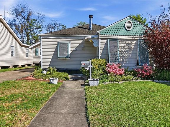 2nd image of 42 Davis Blvd