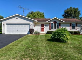 1796 Thomas Dr, East Troy, WI 53120