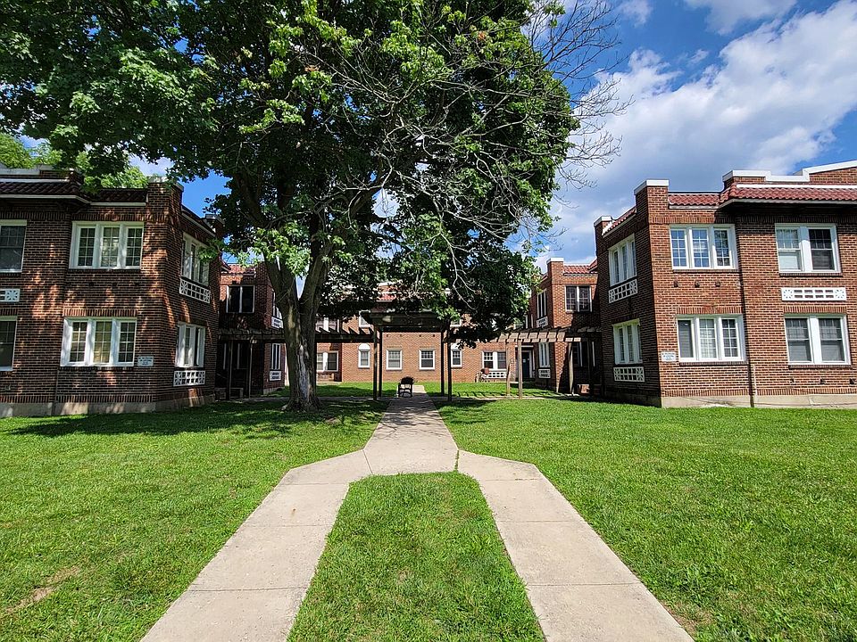 1st image of 24 Arnold Pl #412
