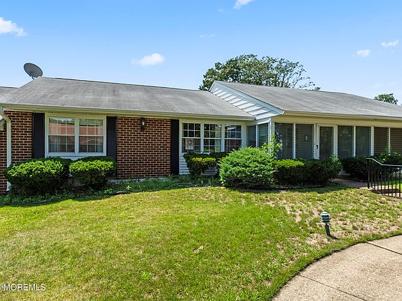 2nd image of 933C Thornhill Court