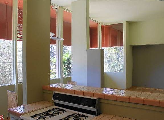 3rd image of 2514 Armstrong Ave