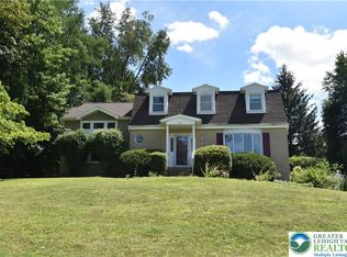 605 Barnyard Vw, Easton, PA 18040