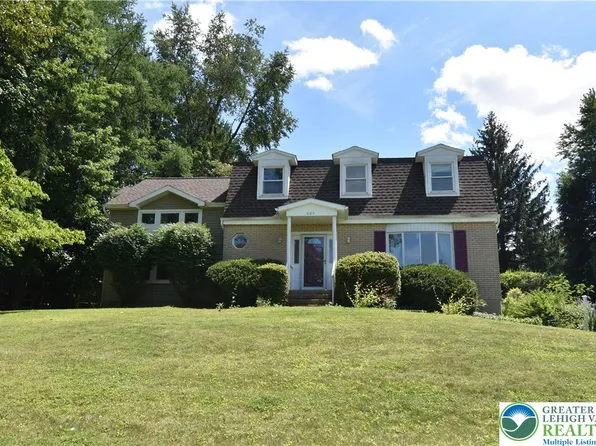 605 Barnyard Vw, Easton, PA 18040