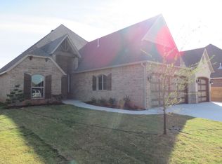 1326 Ladera Cir, Moore, OK 73160