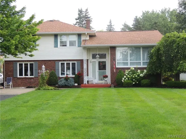 702 Klein Rd, Buffalo, NY 14221