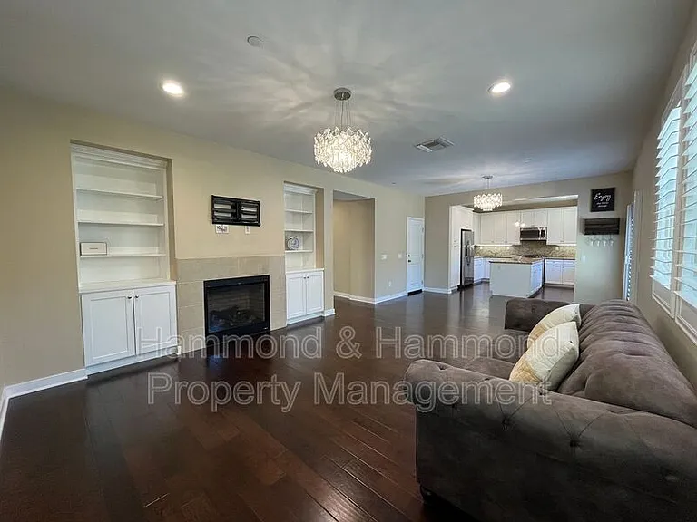 11395 Beechnut St — Photo 17