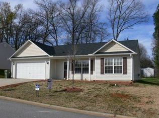 748 Cannonsburg Dr, Duncan, SC 29334