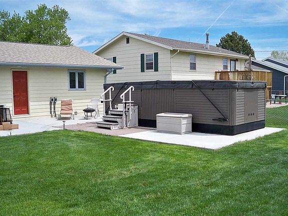 3rd image of 3008 Pawnee Ave