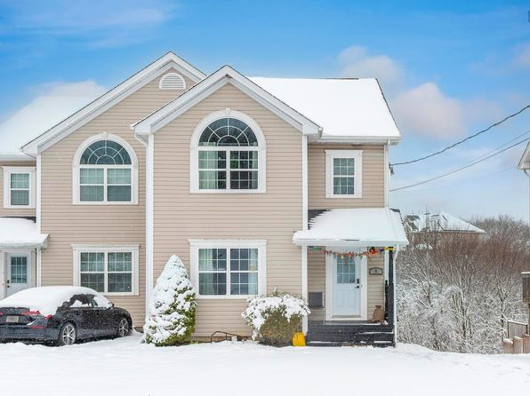 9 Hubleys Dr, Halifax, NS B3P 1G9