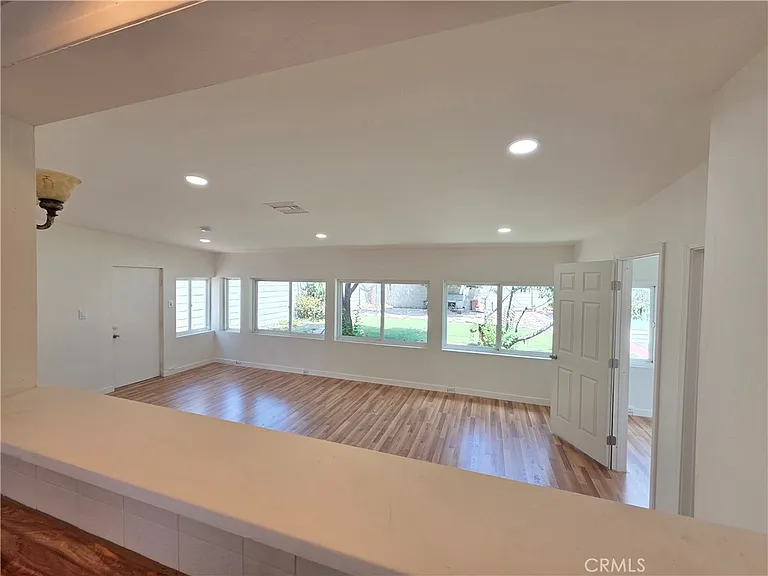 8834 Stansbury Ave — Photo 5