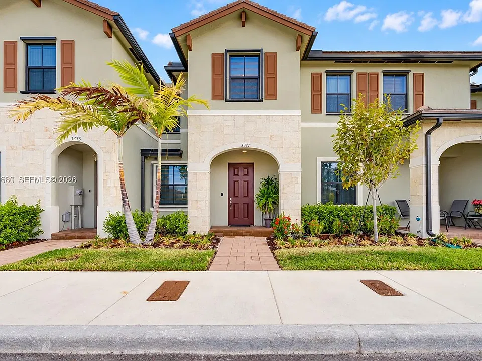 3371 W 106th Ter