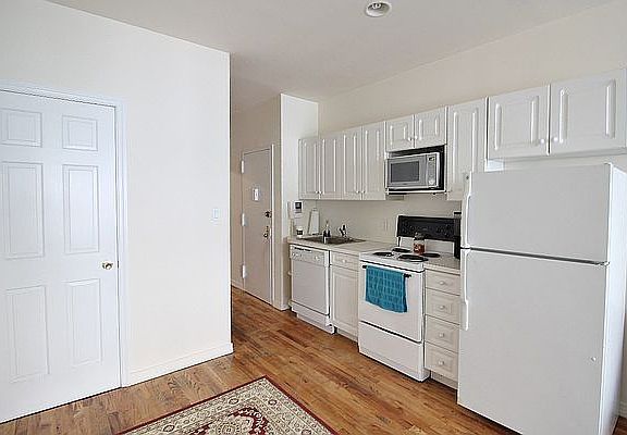 2nd image of 1376 1st Ave APT 4