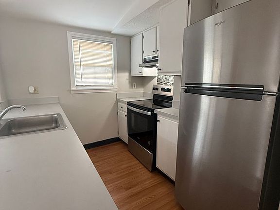 3rd image of 10 Grand St Unit 301
