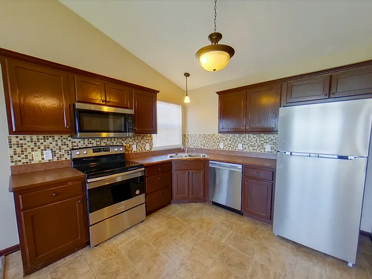 513 Brooklawn Dr — Photo 1