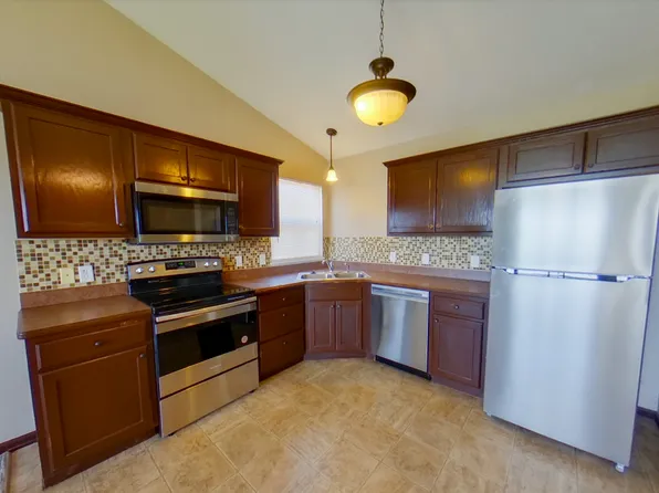 513 Brooklawn Dr, Manhattan, KS 66502