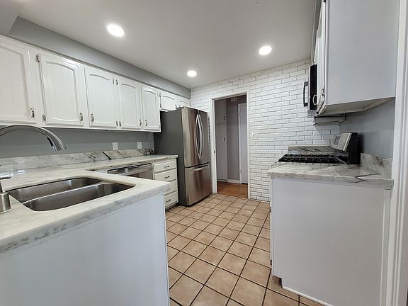 5th image of 617 5th St