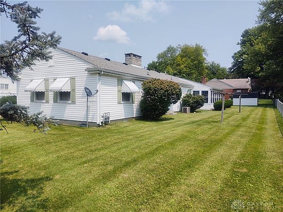 5th image of 194 Fischer St
