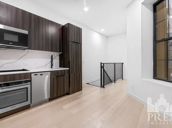 161 East 89th Street image 2 of 22