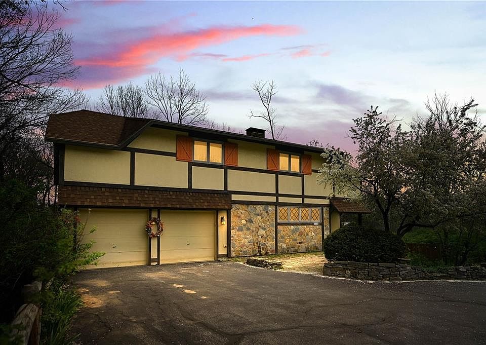 1st image of 7403 NW Oak Dr
