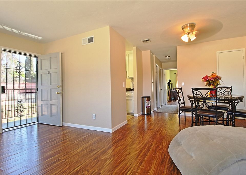 1st image of 12157 Wintergreen Dr Unit 4