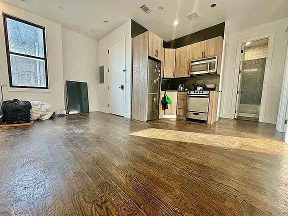 2nd image of 415 Suydam St #3A