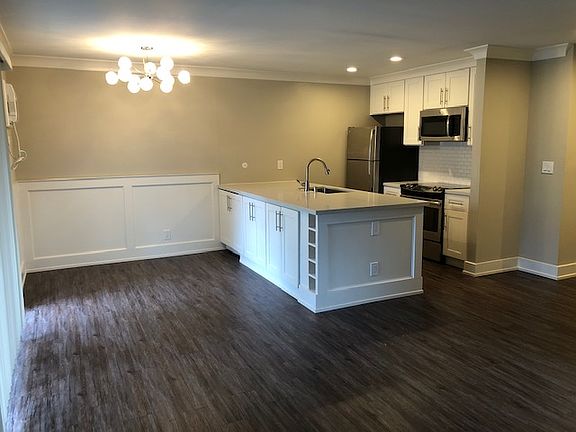 2nd image of 1476 Pico Ct APT K