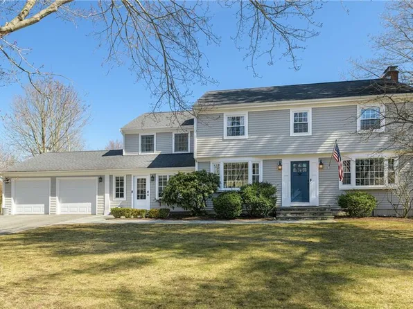 20 Briarfield Rd, Barrington, RI 02806
