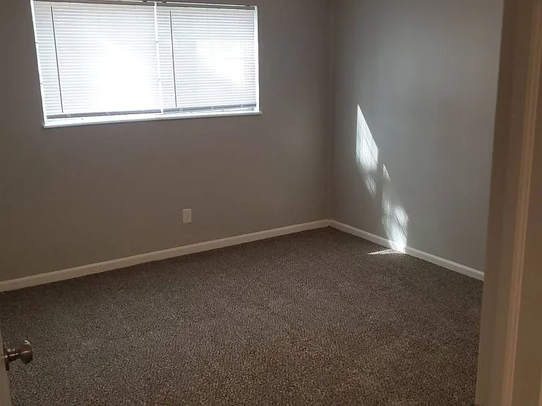 Stratford East Apartments — Photo 116