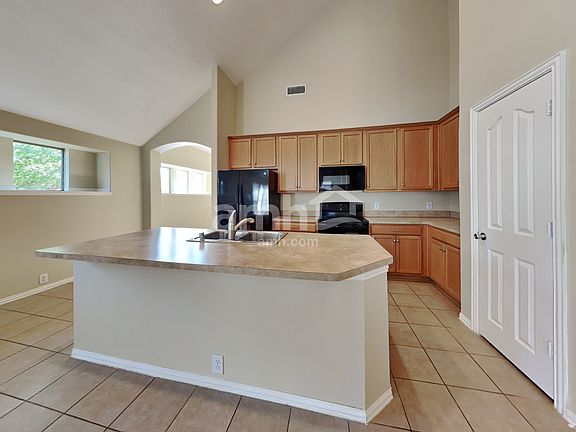 3rd image of 1603 Cowtown Dr