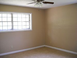 5th image of 221 Cox Dr