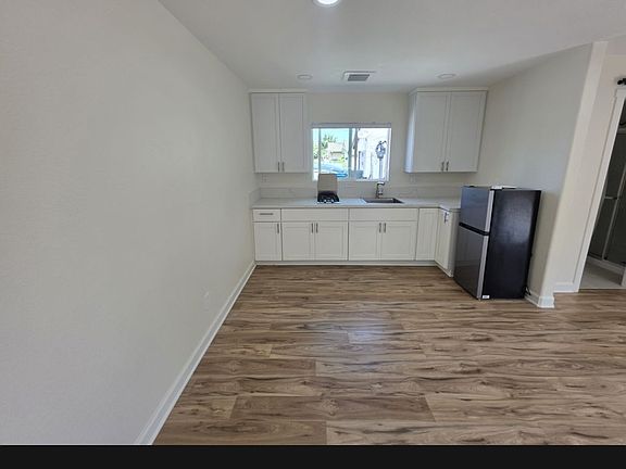 3rd image of 336 W Connecticut Ave #2