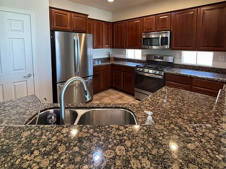 41520 N River Bend Ct — Photo 8