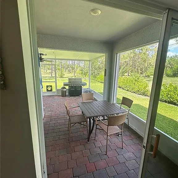 4115 14th Ave NE — Photo 5