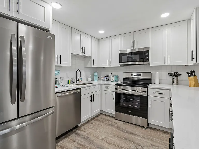 4906 W Cleveland St — Photo 26