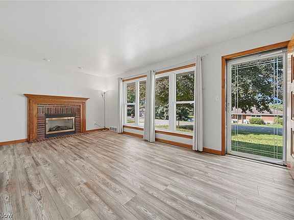 3rd image of 1724 Spring Valley Ave NW