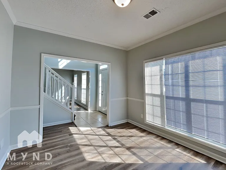 6473 Wellesley Dr — Photo 8