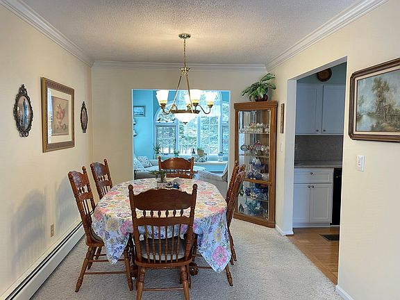 4th image of 1022 Wilke St