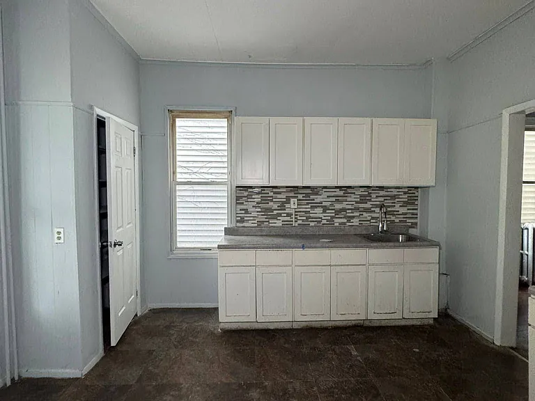 95 Brown Pl #SF — Photo 2