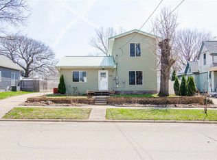 608 Chestnut St, La Porte City, IA 50651