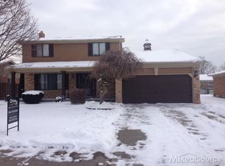 47163 Blueridge Dr, Macomb, MI 48044