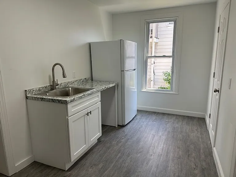 414 N 3rd St #1 — Photo 4