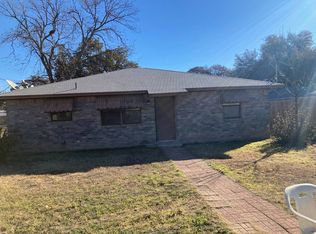 1703 S Wall St, Brady, TX 76825