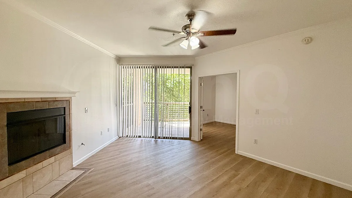 2 bed, 2.0 bath, 1135 sqft, $1,675 — Photo 2
