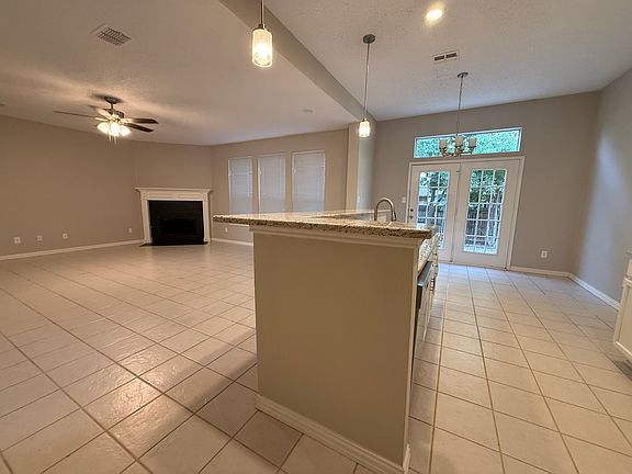 3rd image of 11 Watergrove Ct
