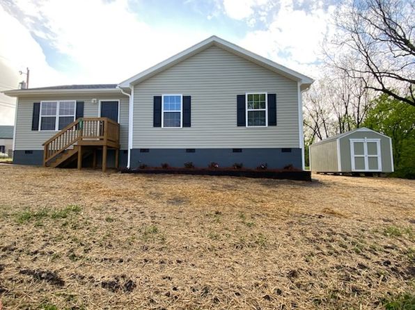 221 Tremont St, Troy, NC 27371